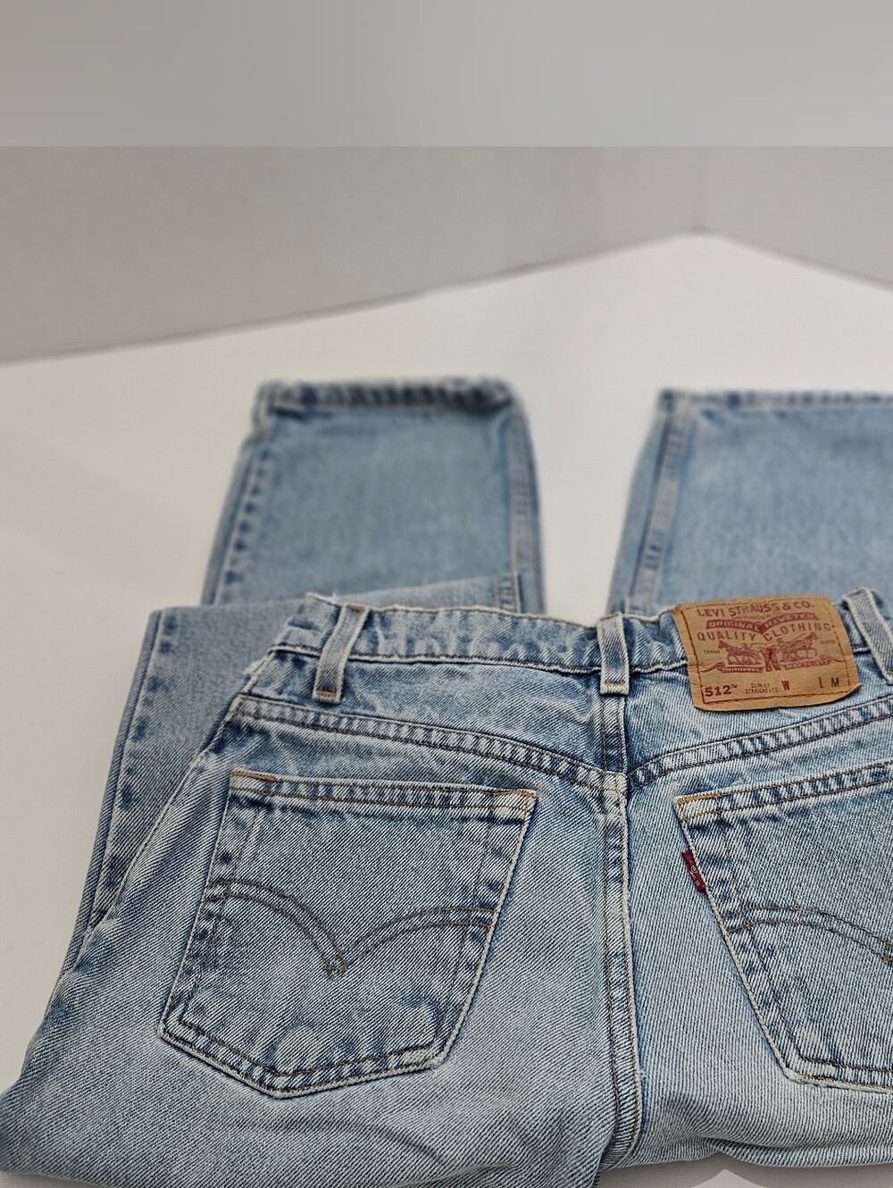 Vintage 90s Levi's 512 High Waisted Slim Straight Jeans 24